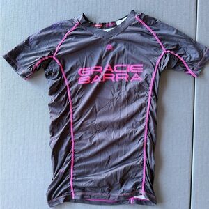Gracie Barra Women's Rash Guard - V Neck - Medium - Black / Pink
